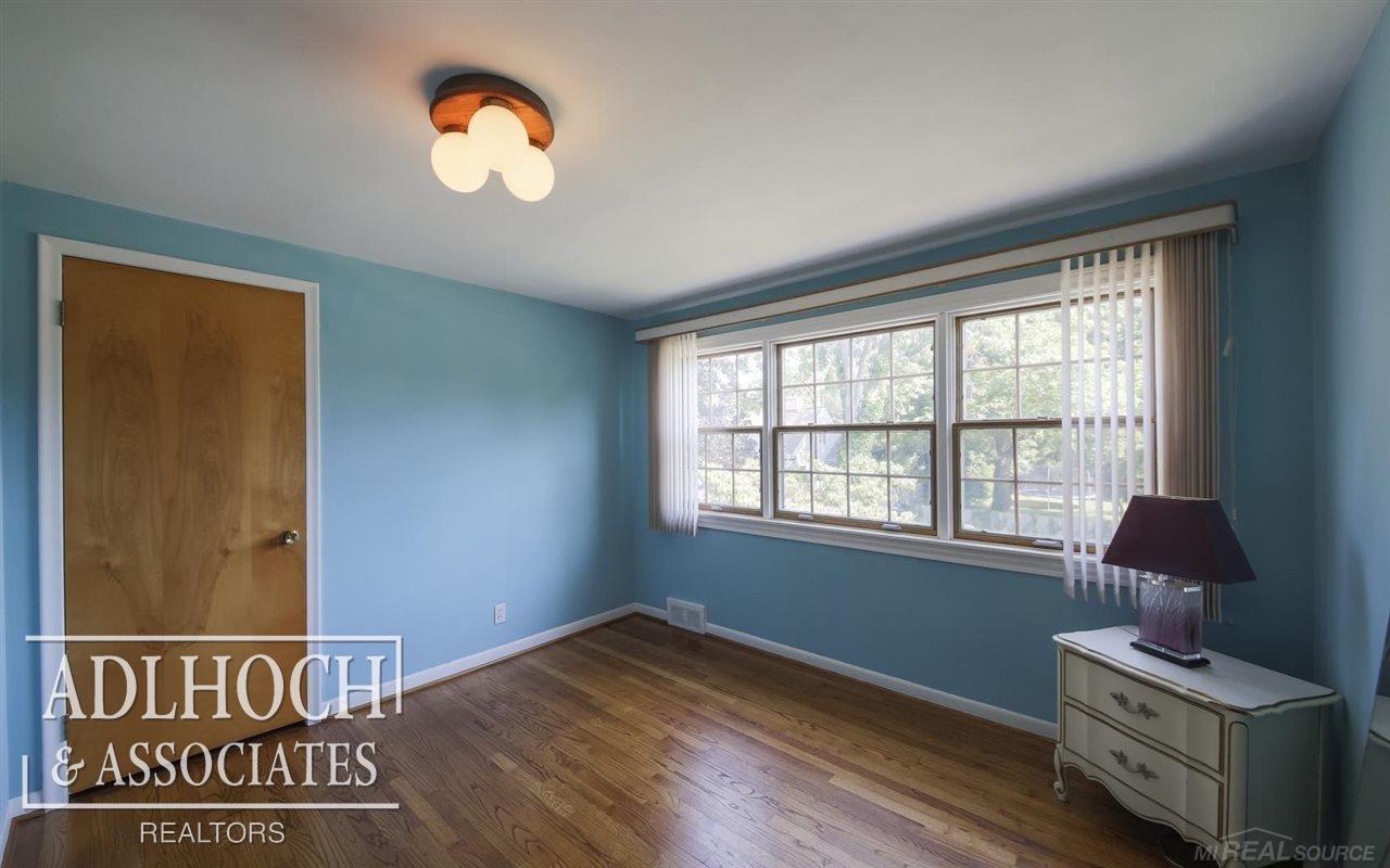 109 Handy Road Grosse Pointe Farms, MI 48236 - Photo 15 of 19