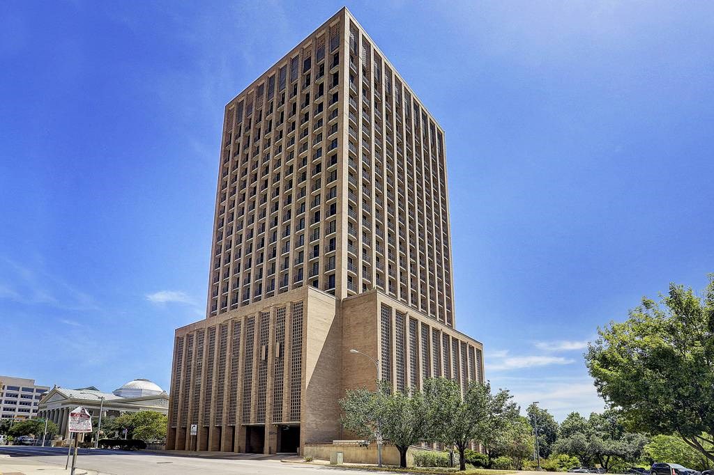 a view of a tall building