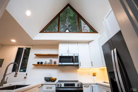 $2,395,000 | 410 Monte Vista Avenue, Mill Valley, CA 94941