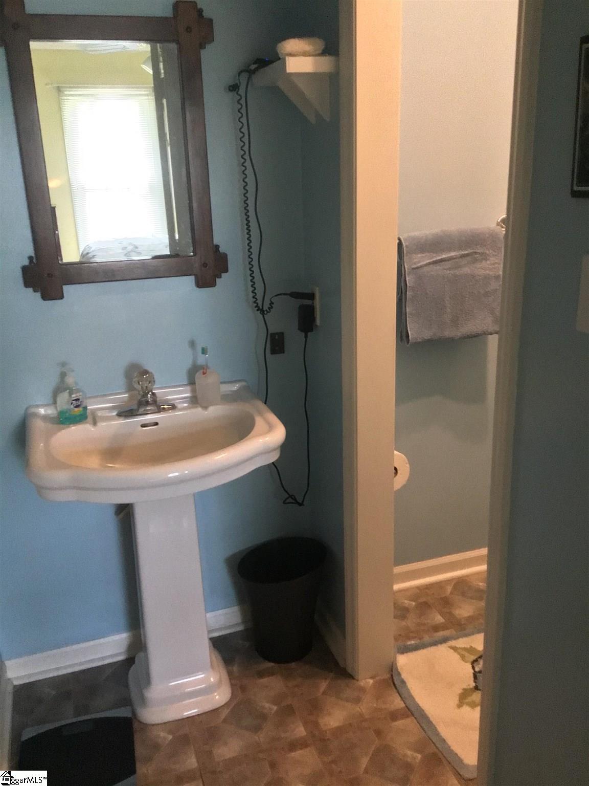 411 Turpin Road Inman, SC 29349 - Photo 17 of 34