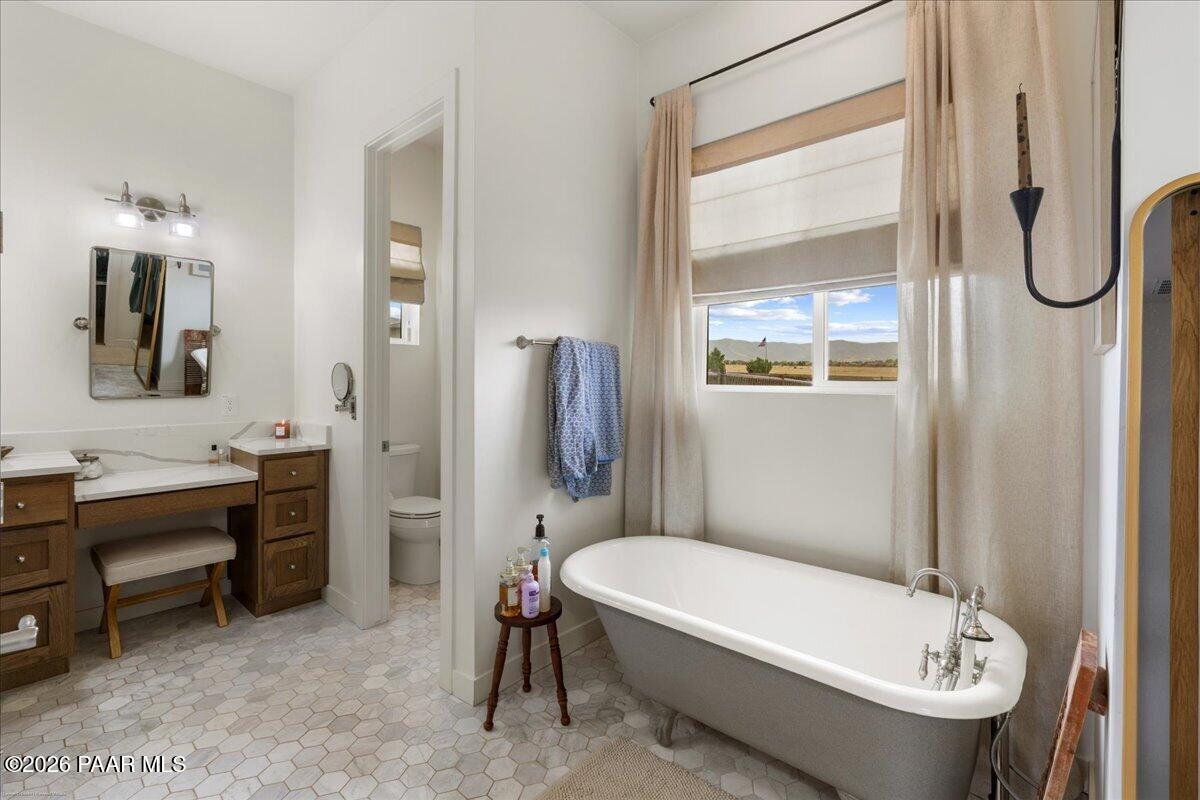 12642 East Bareback Road Prescott Valley, AZ 86315 - Photo 42 of 70 38-Freestanding Soaking Tub
