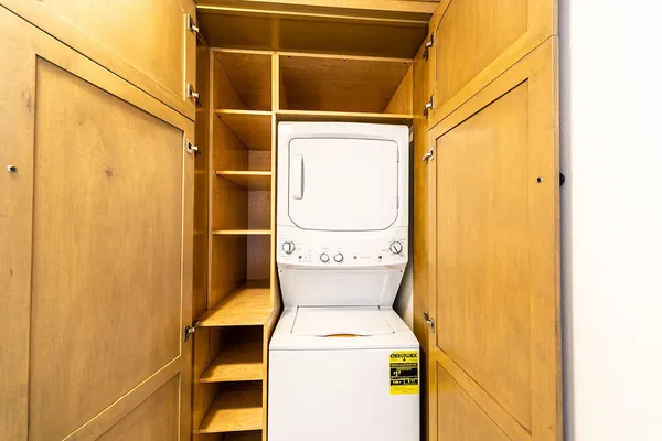 $3,300 | 6 Royal Palm Way, Unit 102, Boca Raton, FL 33432