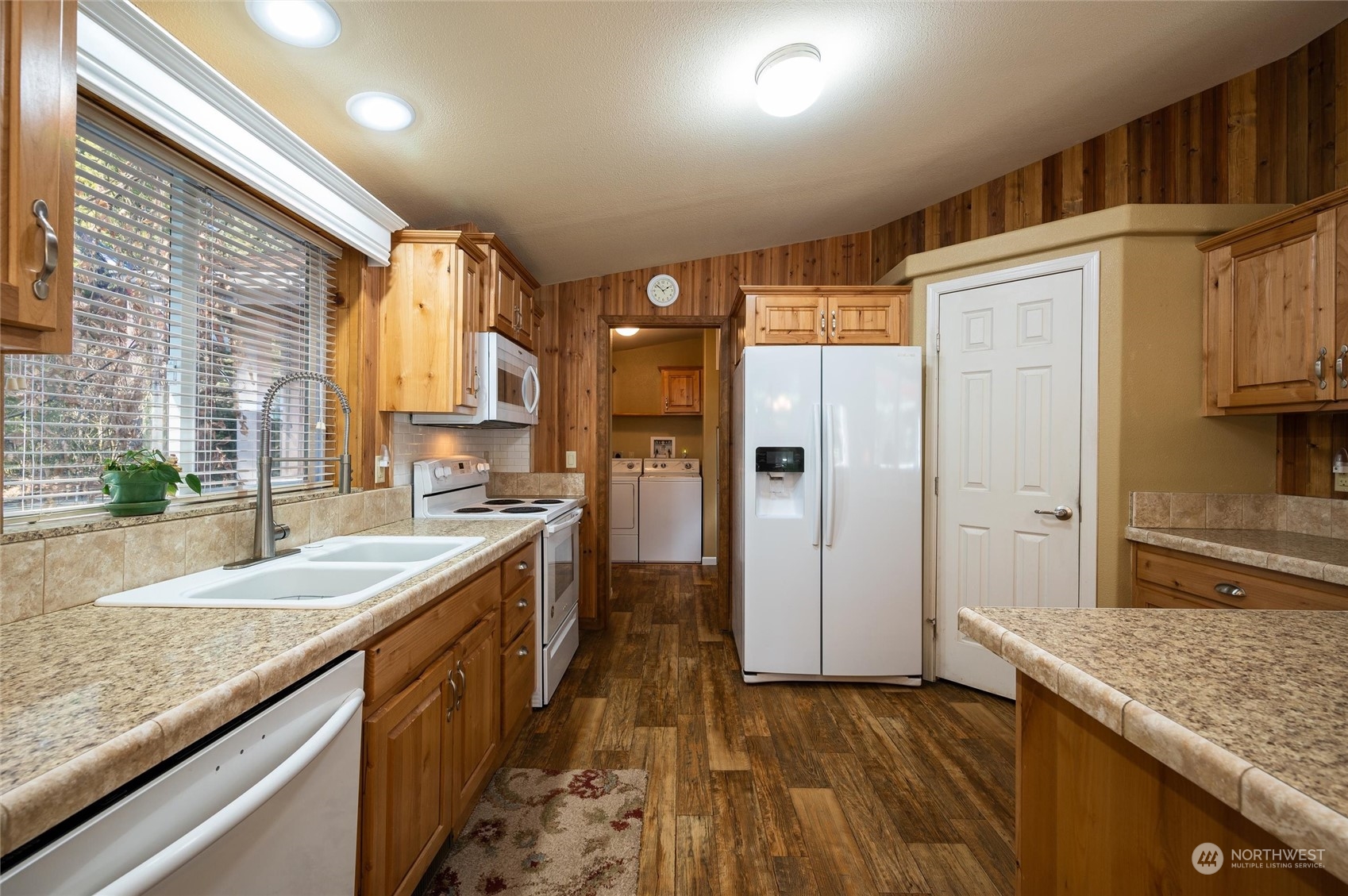 19003 Pinnacle Road Glacier, WA 98244 - Photo 6 of 40 Gallery Image 6