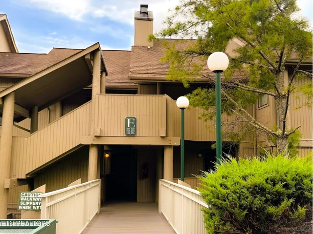 $169,900 | 3710 Weber Road, Unit E106, Gatlinburg, TN 37738