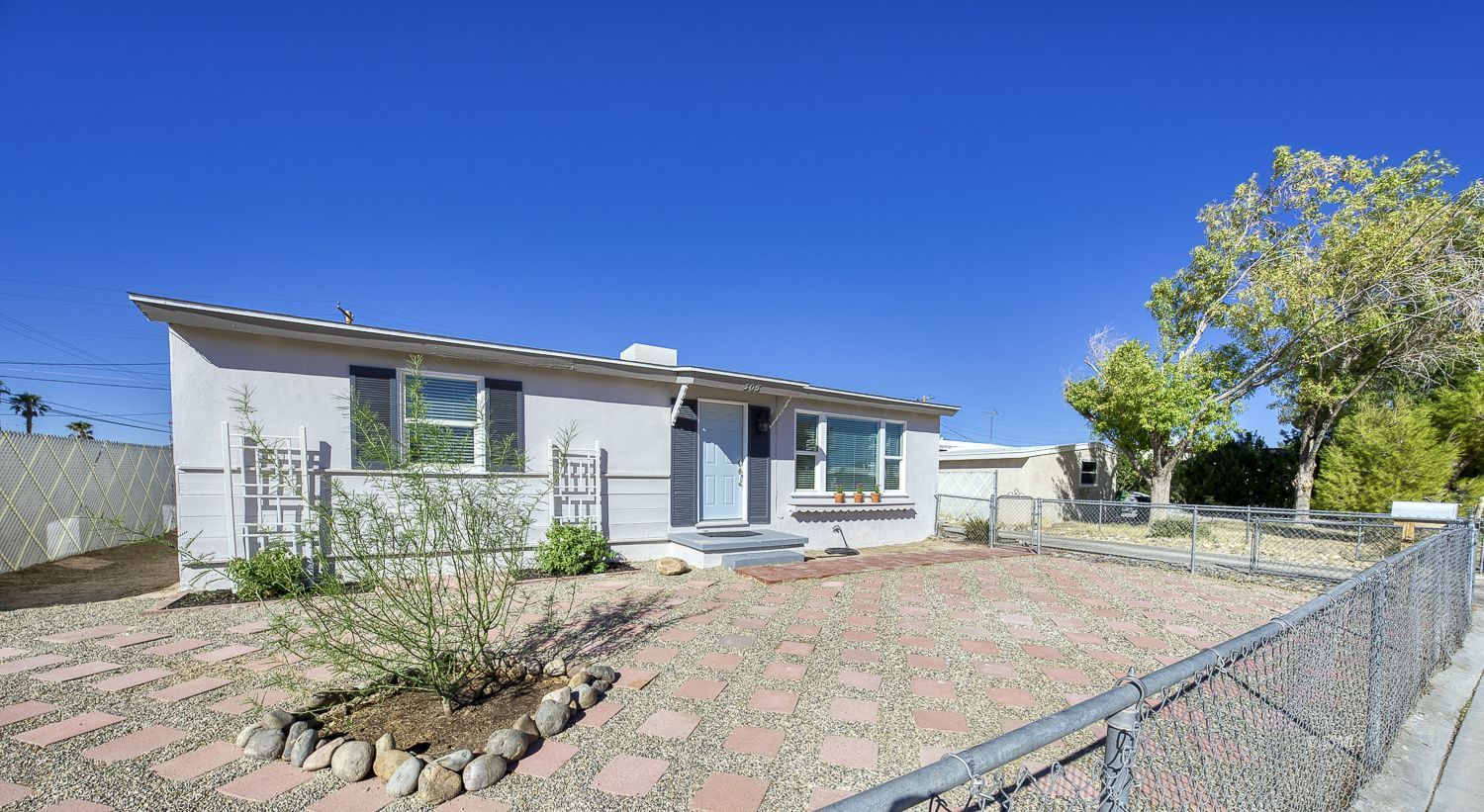 305 North Warner Street Ridgecrest, CA 93555 - Photo 4 of 30 a house view with a outdoor space