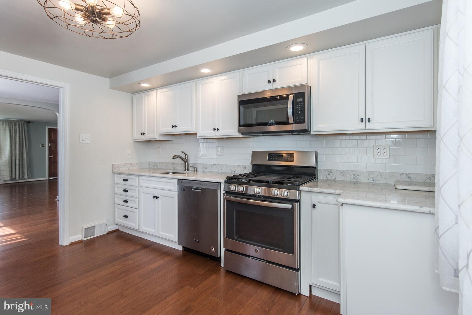 8606 Bridle Road Philadelphia, PA 19115 - Photo 17 of 71