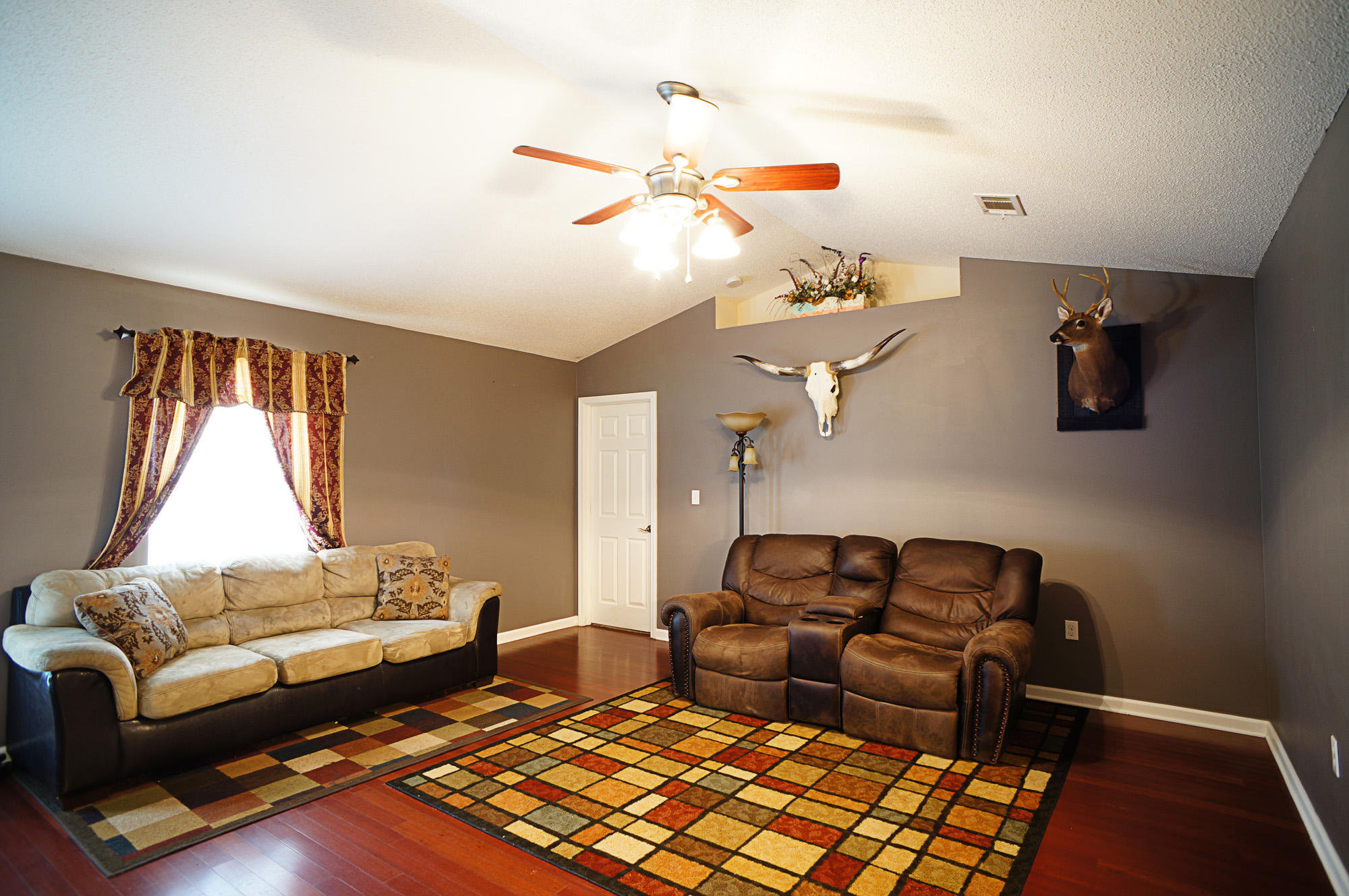 407 East Renoir Road DeFuniak Springs, FL 32433 - Photo 5 of 26 DSC02096