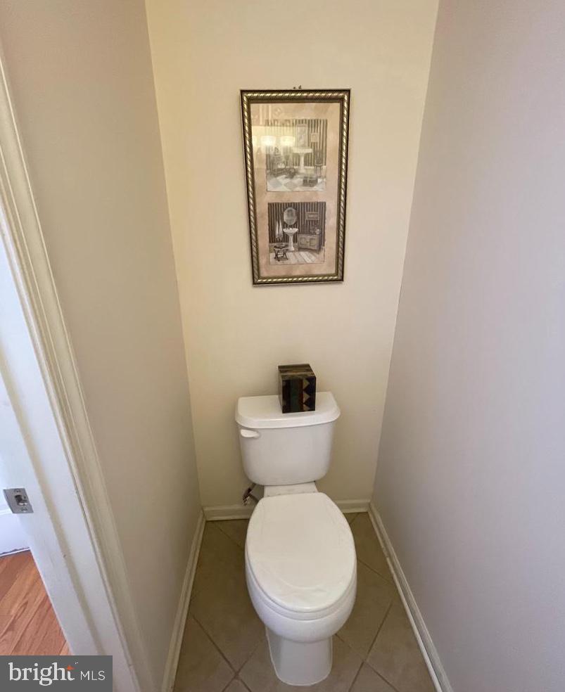 116 Couples Drive Newark, DE 19702 - Photo 13 of 16 Powder Room