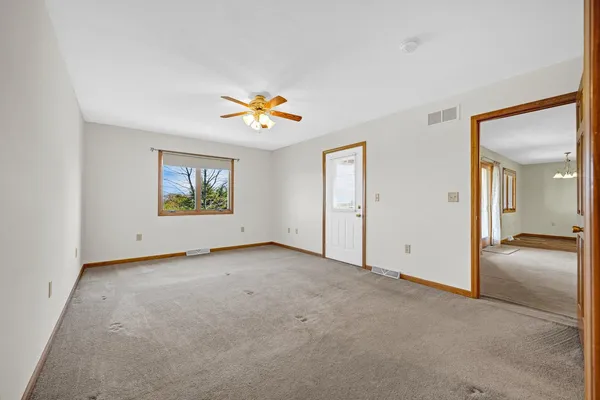 $215,000 | 109 East Lake Court, Unit A, Atlanta, IL 61723