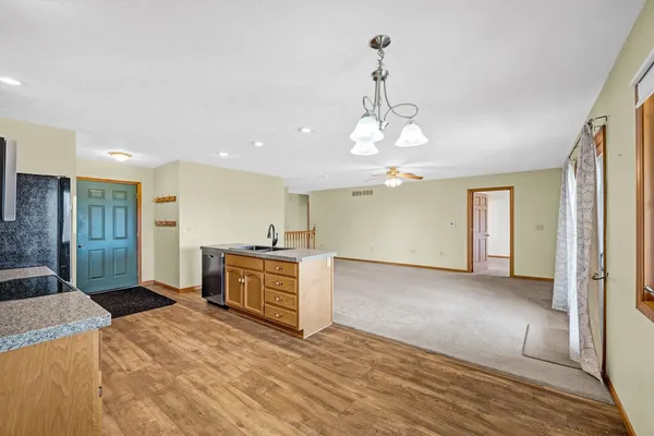 $215,000 | 109 East Lake Court, Unit A, Atlanta, IL 61723