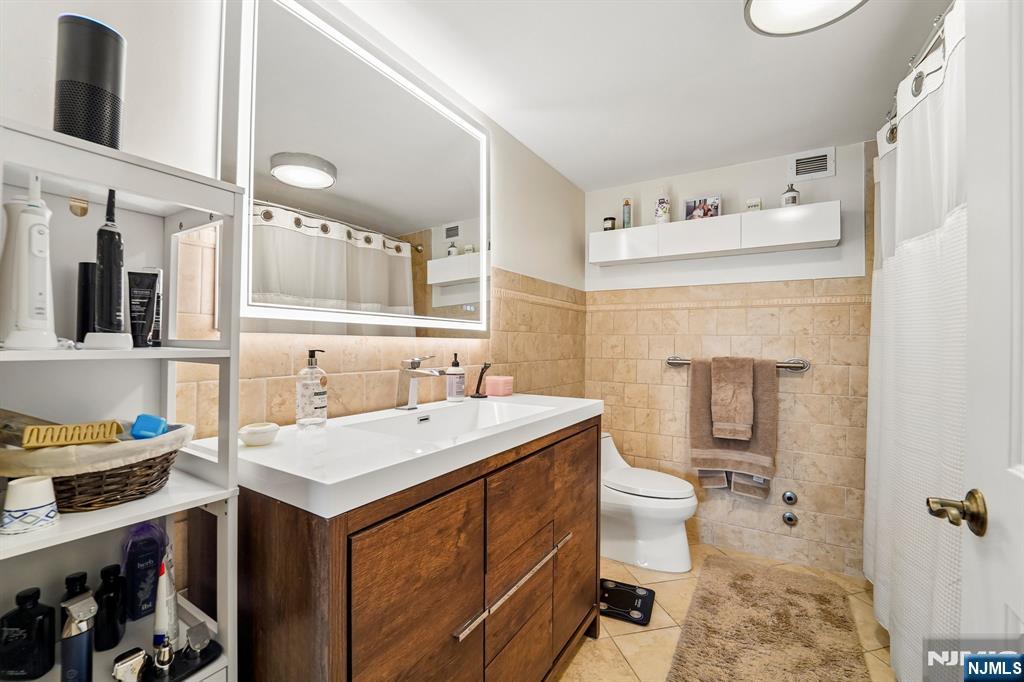 1077 River Road, Unit 903 Edgewater, NJ 07020 - Photo 25 of 37