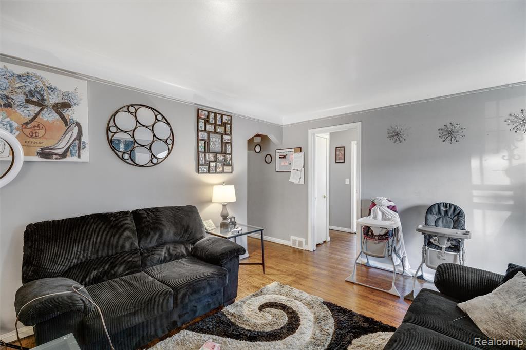 10827 Balfour Road Detroit, MI 48224 - Photo 5 of 14 Gallery Image 5