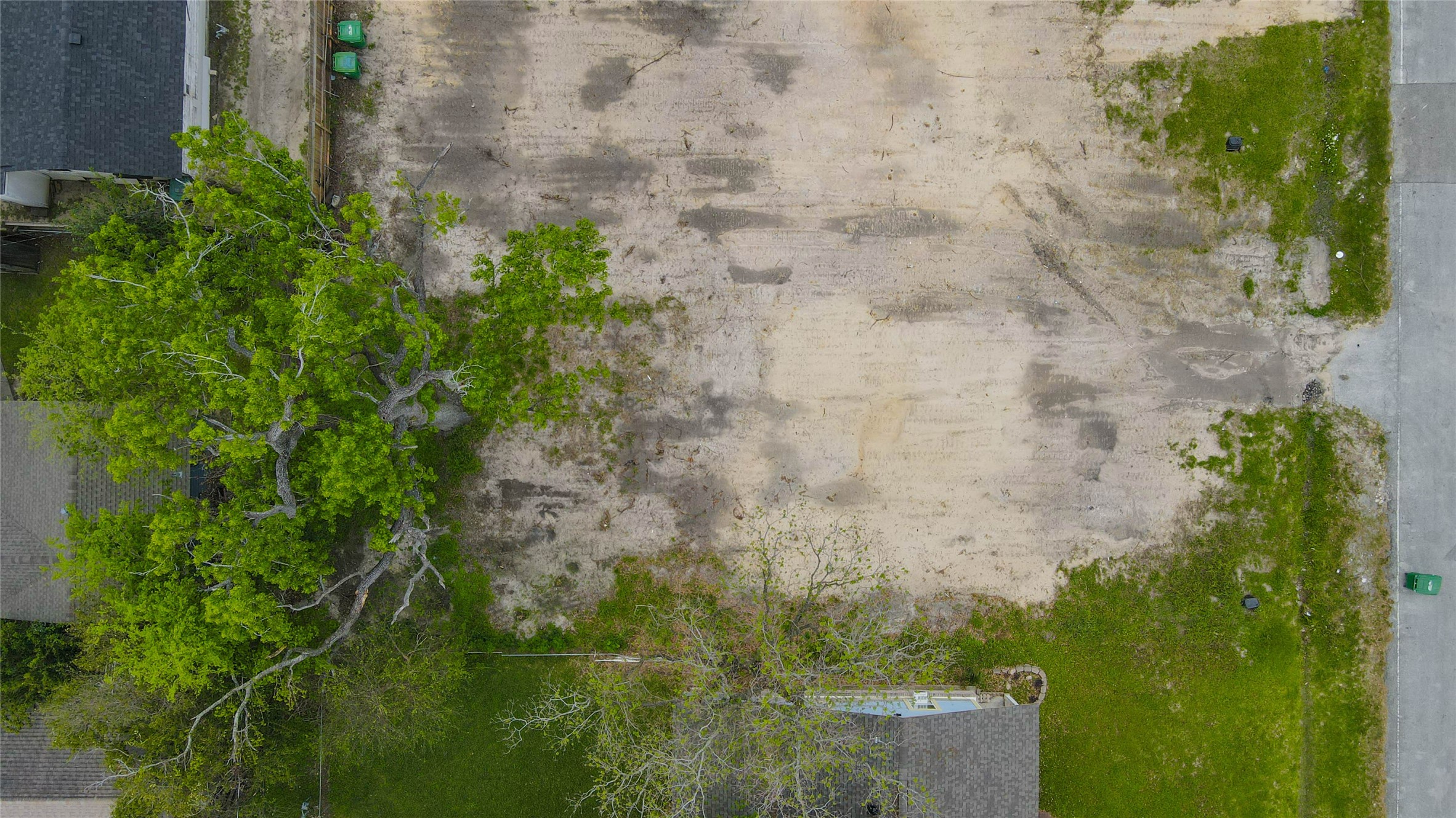 4815 Cetti Street Houston, TX 77009 - Photo 7 of 28 a aerial view of a house with a yard