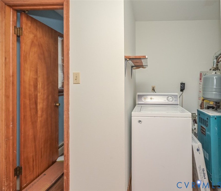 1629 New Market Road Henrico, VA 23231 - Photo 38 of 49 a utility room with dryer and washer
