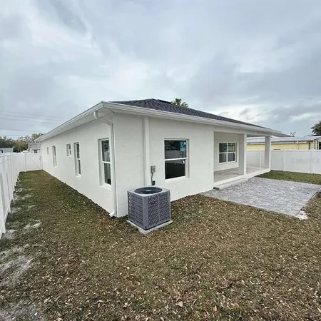 $3,550 | 13277 Center Avenue, Largo, FL 33773