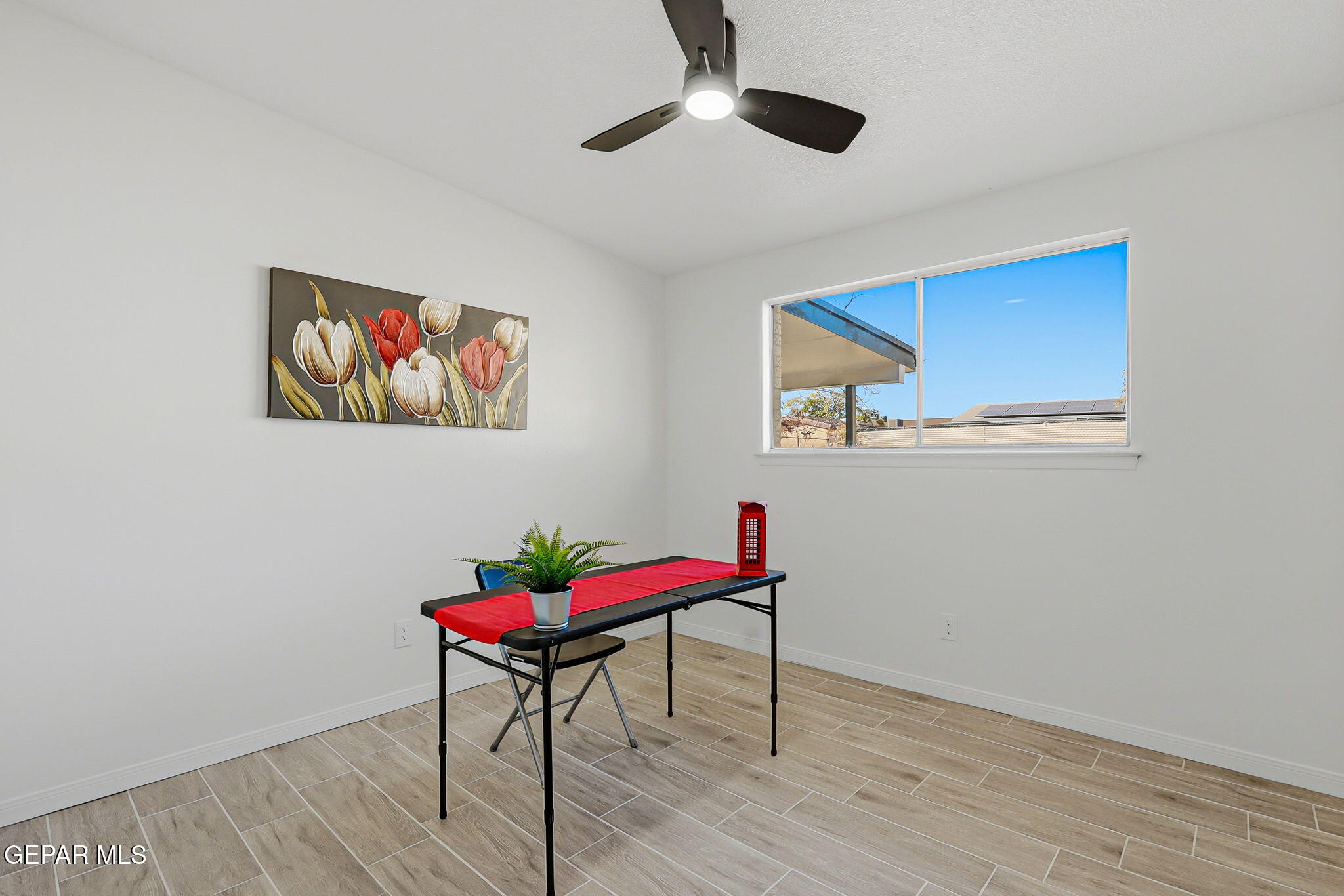 113 West Point Drive El Paso, TX 79907 - Photo 32 of 40 a view of a room with furniture wooden floor