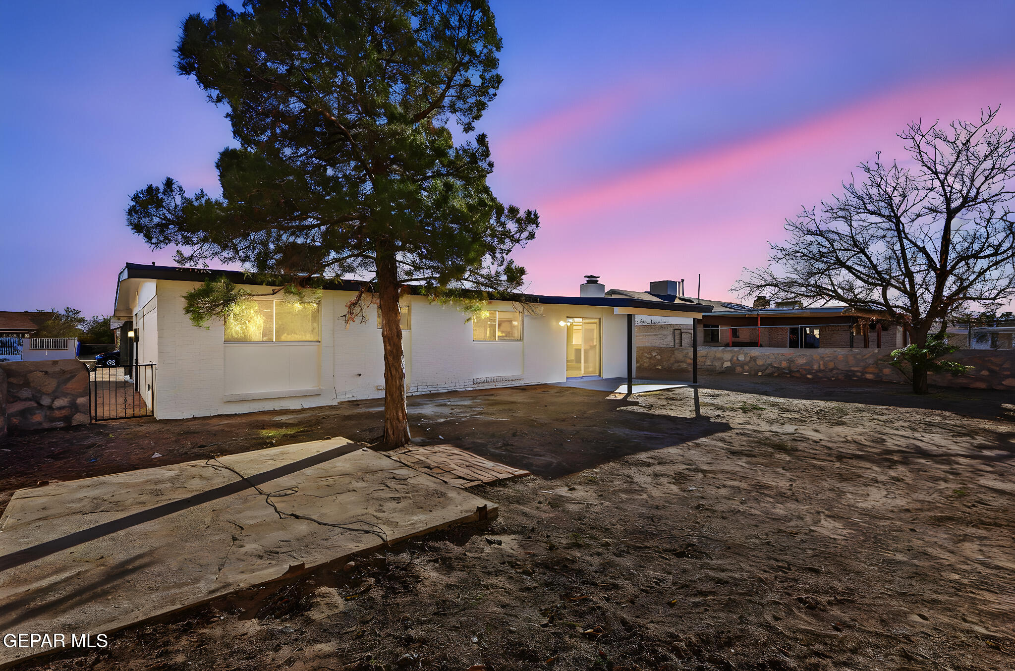 113 West Point Drive El Paso, TX 79907 - Photo 37 of 40 a view of a backyard of the house