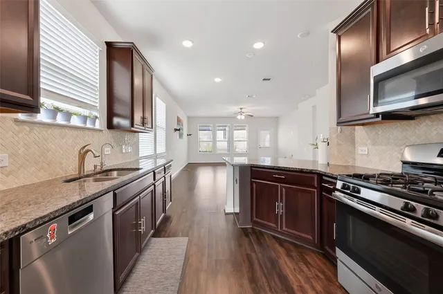 $2,200 | 18122 Alora Springs Trace, Cypress, TX 77433