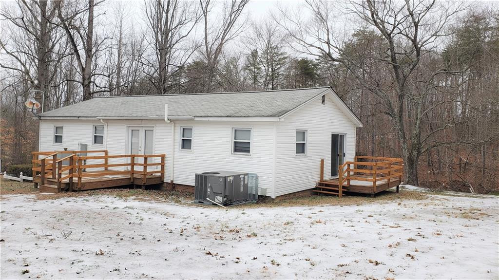 409 Isley Road Haw River, NC 27258 - Photo 2 of 22 Gallery Image 2
