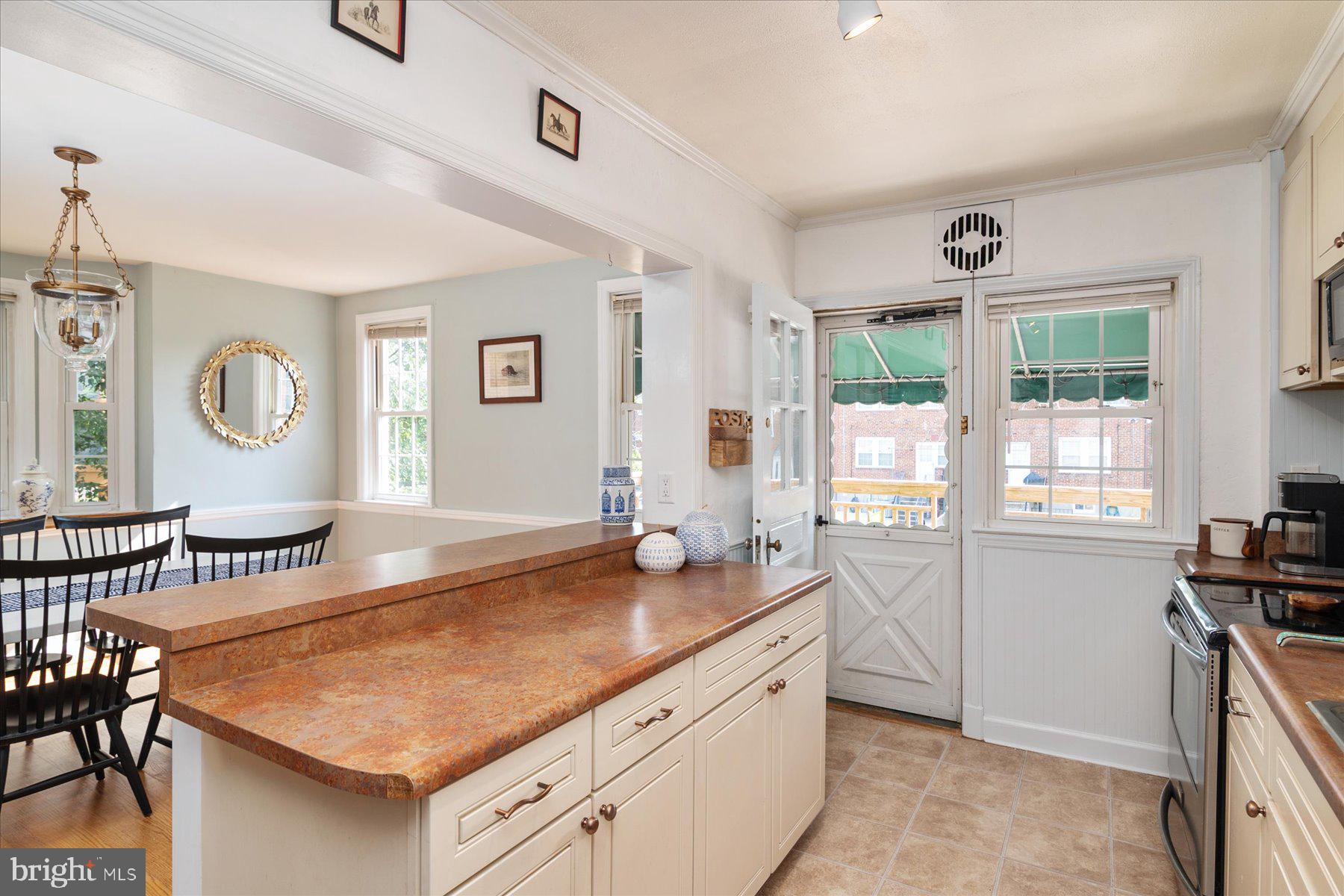 319 Greenlow Road Catonsville, MD 21228 - Photo 11 of 33