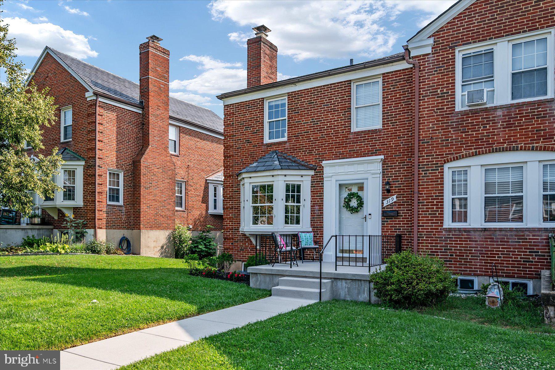 319 Greenlow Road Catonsville, MD 21228 - Photo 2 of 33
