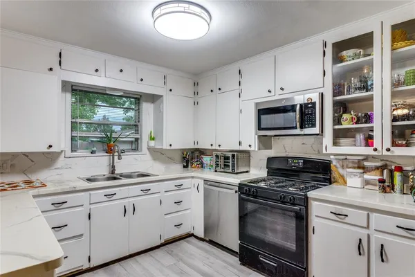 $349,000 | 501 Lindsey Street, Bowie, TX 76230