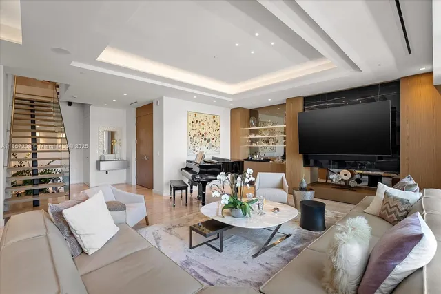 $5,750,000 | 4701 Meridian Avenue, Unit 126, Miami Beach, FL 33140