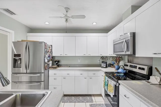 $2,700 | 4870 Kestral Park Circle, Unit 14, Sarasota, FL 34231