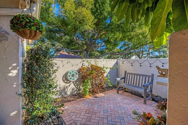 $2,700 | 4870 Kestral Park Circle, Unit 14, Sarasota, FL 34231