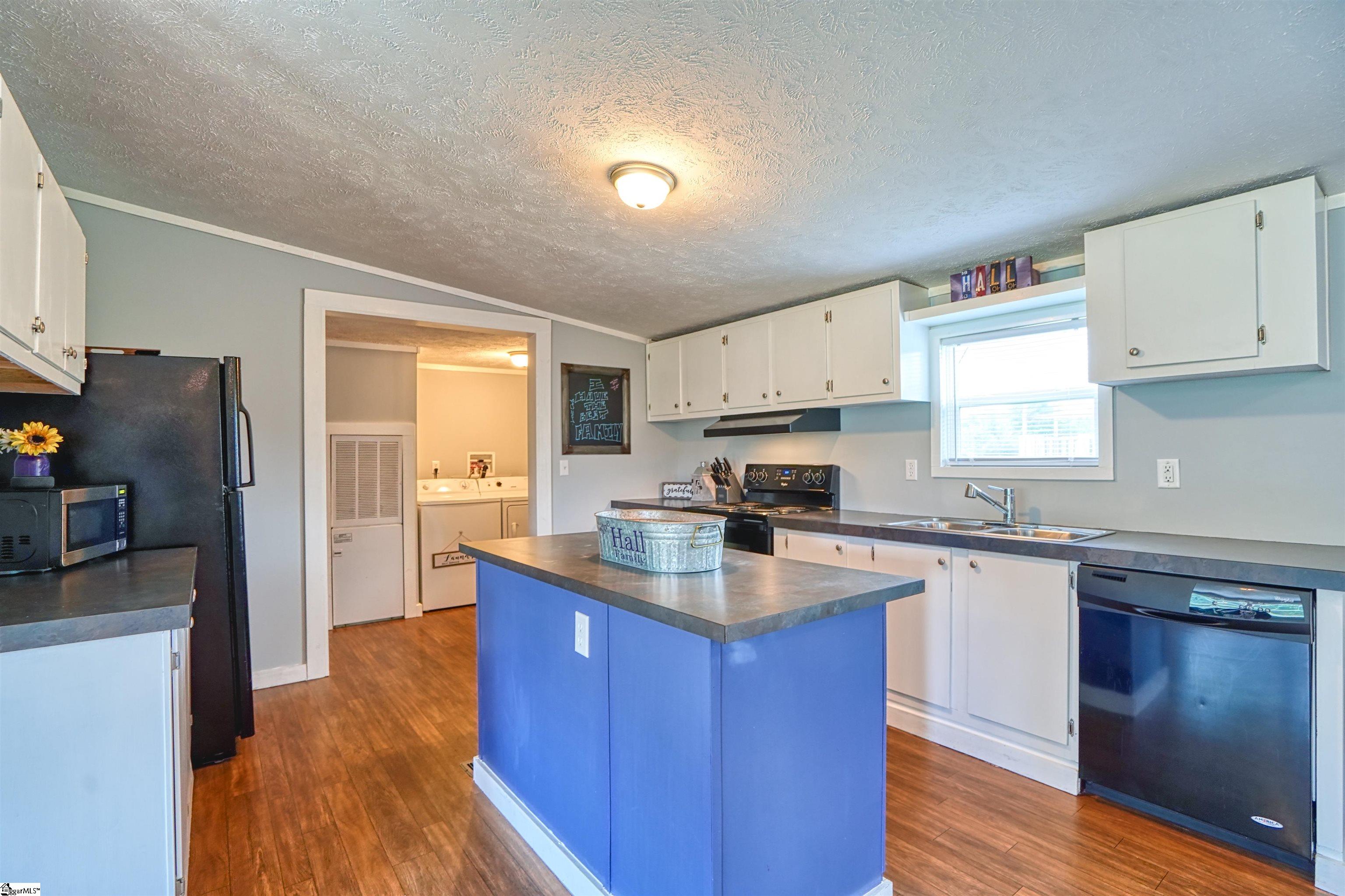 3996 Forrester Road Greer, SC 29651 - Photo 8 of 34