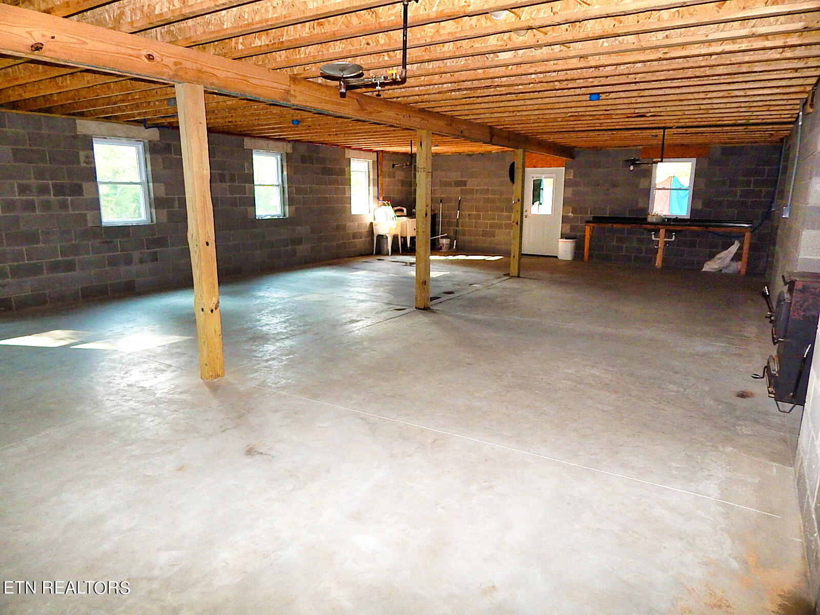 176 Knepp Road Deer Lodge, TN 37726 - Photo 38 of 60 DSCN4516