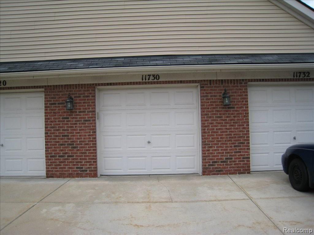 11730 Farmington Road, Unit 22 Livonia, MI 48150 - Photo 3 of 18 GARAGE