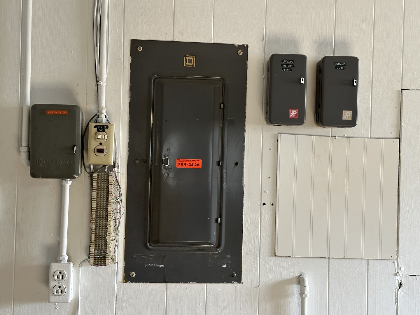 114 North Washington Street Genoa, IL 60135 - Photo 12 of 33