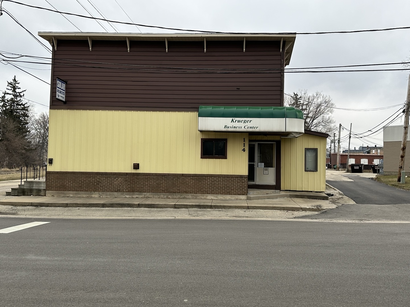 114 North Washington Street Genoa, IL 60135 - Photo 2 of 33