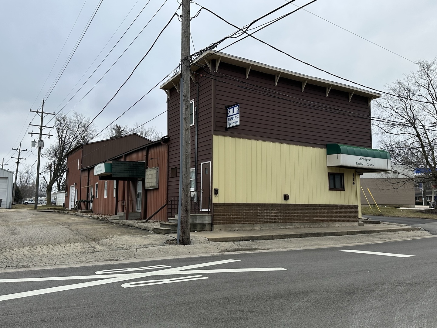 114 North Washington Street Genoa, IL 60135 - Photo 3 of 33