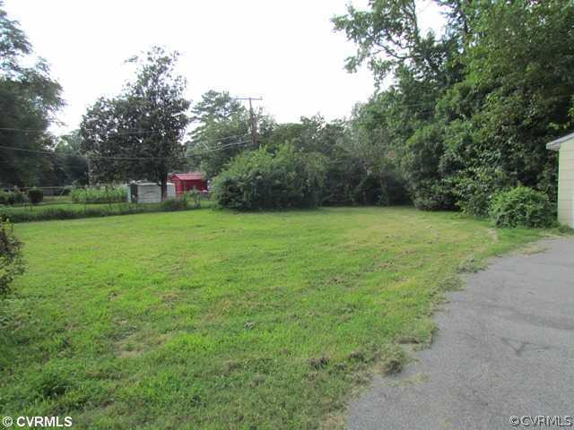 1902 Glenthorne Road Richmond, VA 23222 - Photo 17 of 19 Yard/Garden