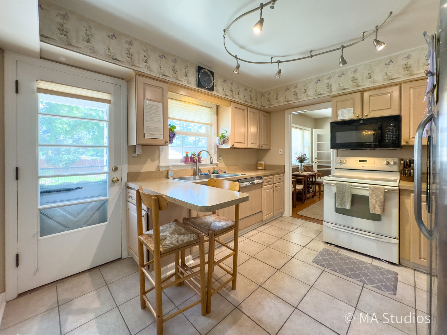 1219 Golf Lane Wheaton, IL 60189 - Photo 16 of 78