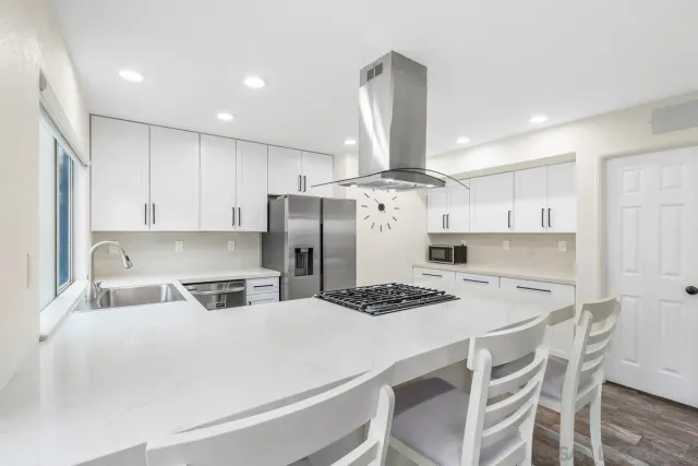 a view of entryway and hall