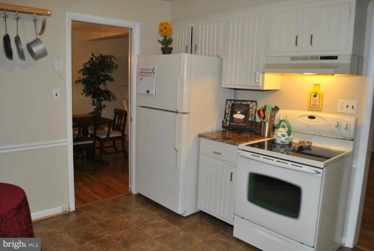 7012 Sea Cliff Road McLean, VA 22101 - Photo 13 of 30 Kitchen