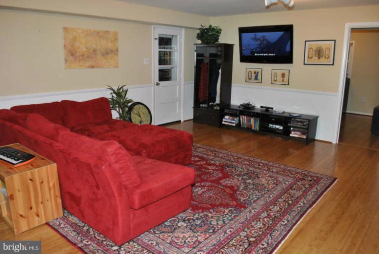 7012 Sea Cliff Road McLean, VA 22101 - Photo 14 of 30 Family Room