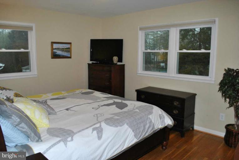 7012 Sea Cliff Road McLean, VA 22101 - Photo 26 of 30 Bedroom (Master)