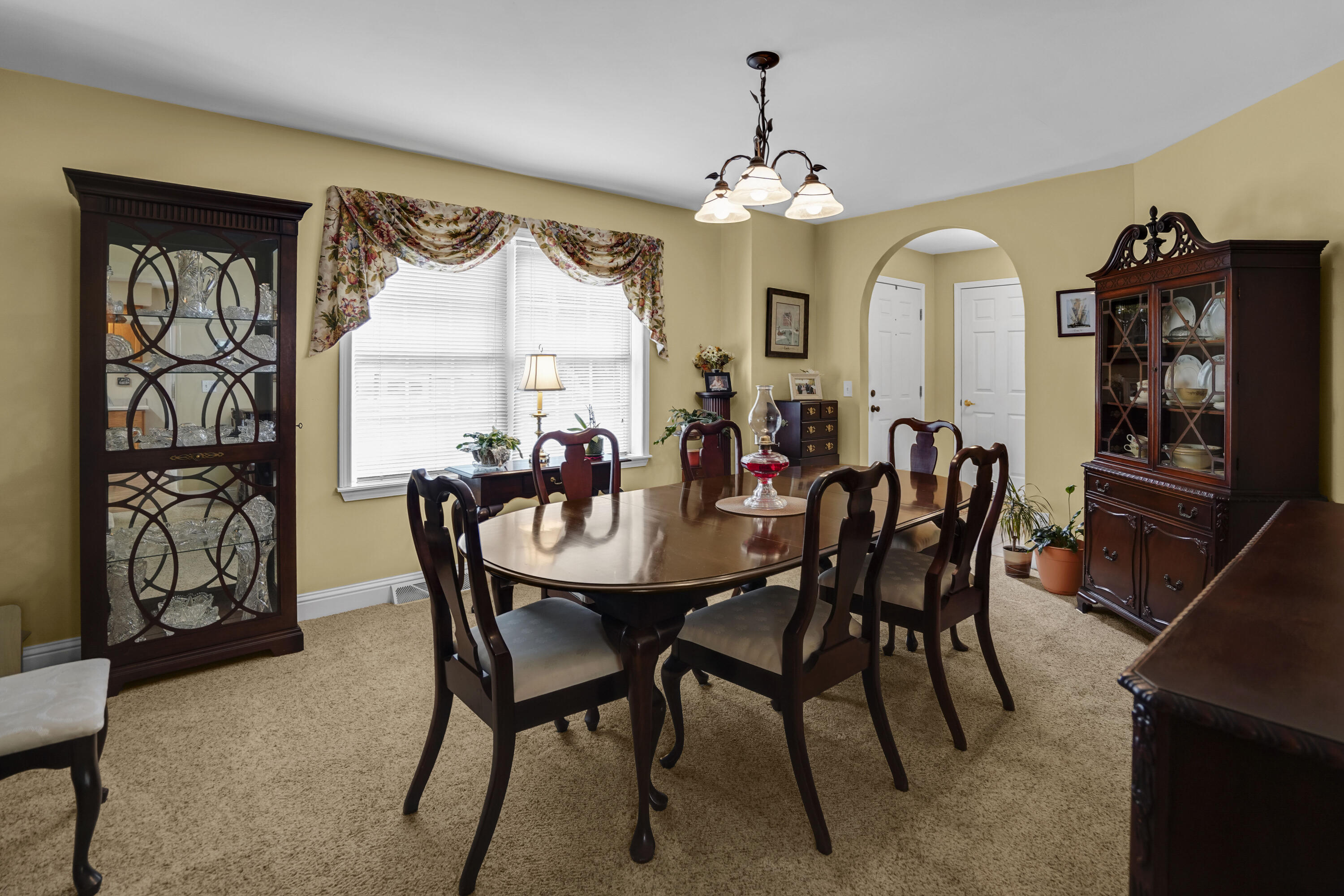 401 Whisperway Road Moneta, VA 24121 - Photo 17 of 60 Dining Room
