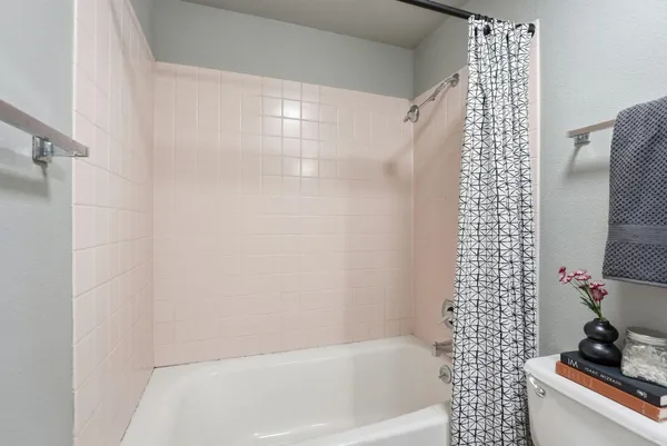 $215,000 | 852 North Summit Boulevard, Unit 101, Spokane, WA 99201