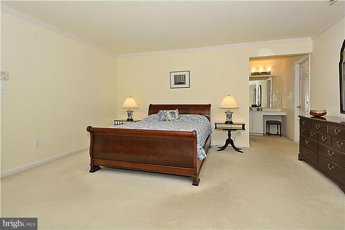1319 Dasher Lane Reston, VA 20190 - Photo 17 of 30 Bedroom (Master)