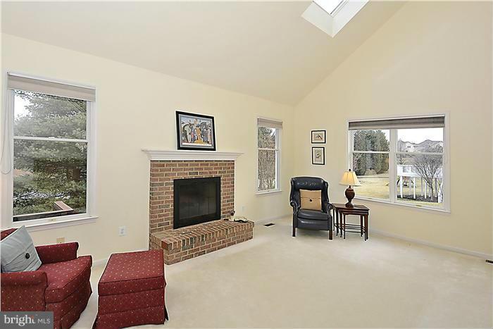 1319 Dasher Lane Reston, VA 20190 - Photo 6 of 30 Family Room