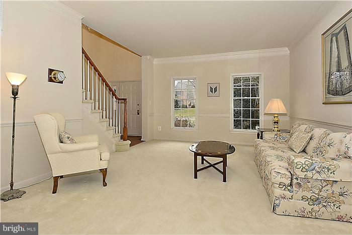 1319 Dasher Lane Reston, VA 20190 - Photo 10 of 30 Living Room