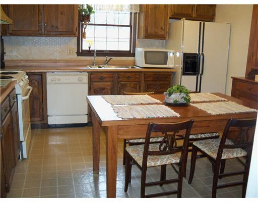 5575 Conrad Court Springfield, OH 45502 - Photo 2 of 18