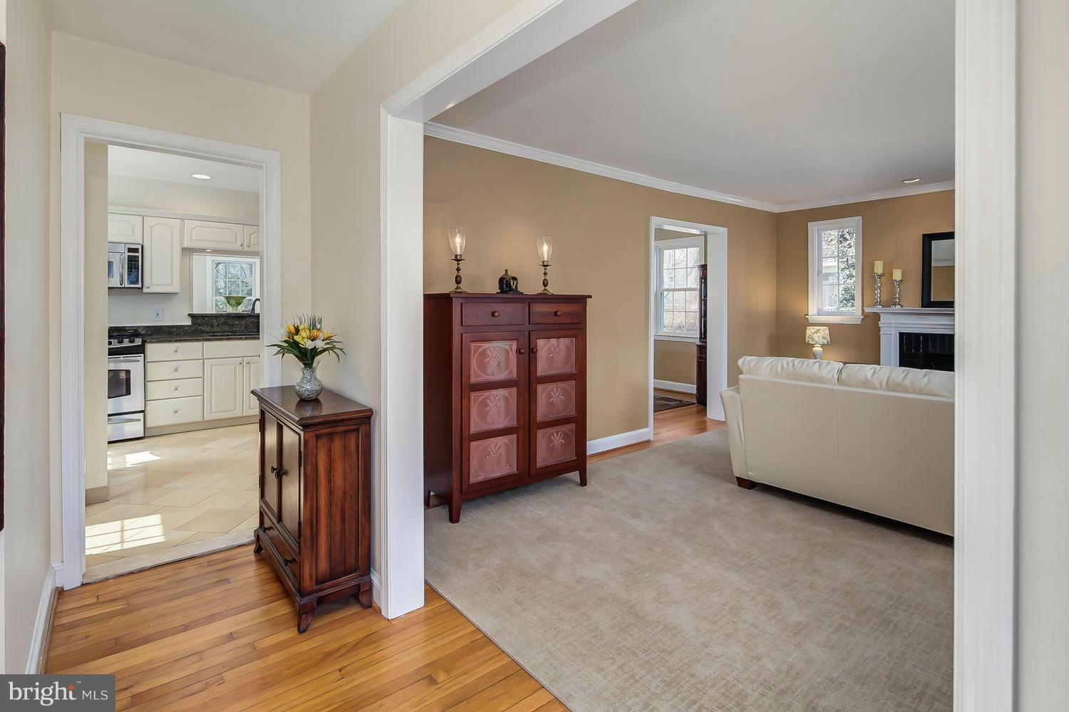 8906 Melwood Road Bethesda, MD 20817 - Photo 2 of 30 Interior (General)