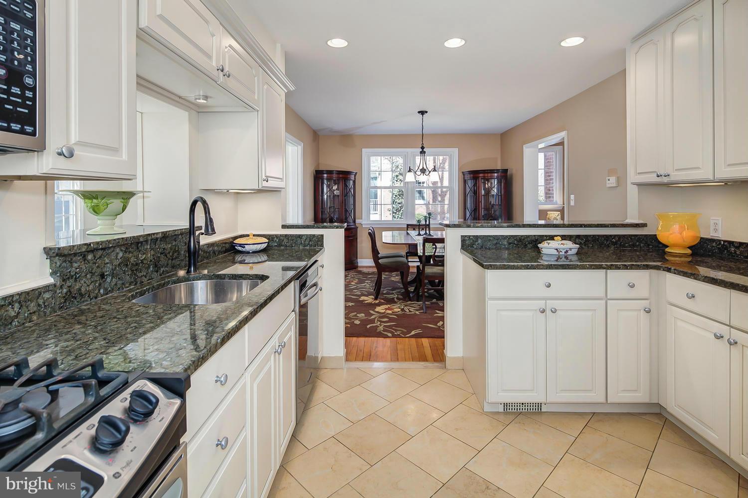 8906 Melwood Road Bethesda, MD 20817 - Photo 7 of 30 Kitchen