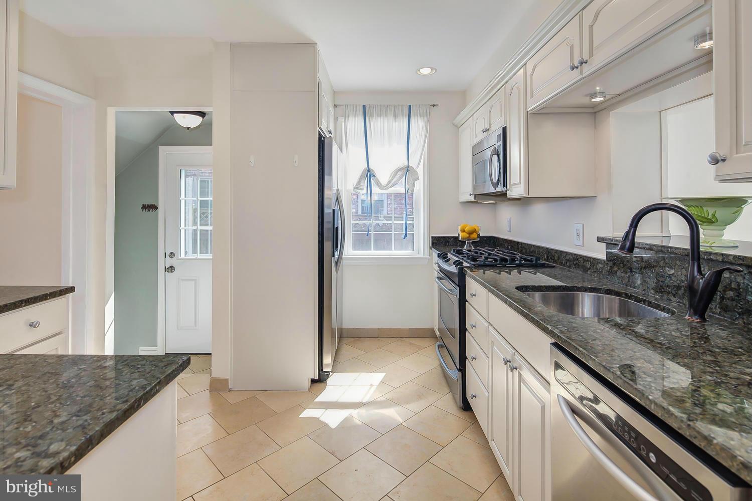 8906 Melwood Road Bethesda, MD 20817 - Photo 10 of 30 Kitchen